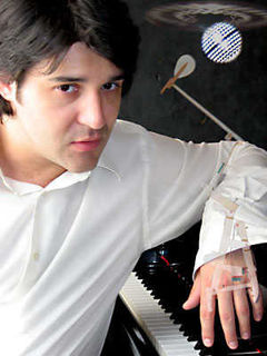 Maxence Cyrin lanseaza Novo Piano in martie 2010