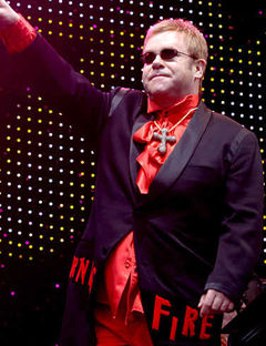 Elton John a inregistrat un album dance