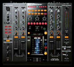 Pioneer prezinta noul mixer DJM-2000