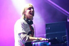 Petrecere incendiara cu David Guetta la Romexpo