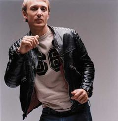 U2 colaboreaza cu David Guetta pe noul album