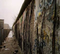 VIDEO - Documentarul 'Children of Berlin'