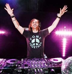 Festivalieri suparati de aparitia lui David Guetta in cadrul Monegros Desert Festival