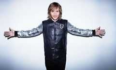 David Guetta lanseaza documentarul `Nothing but the beat`