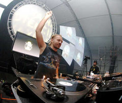 Sven Vath mixeaza de Halloween la Bucuresti
