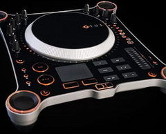 Otus - cel mai nou controller pentru DJ-ii 'digitali'