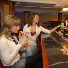 Femeile nu vor mai bea pe gratis in cluburile britanice