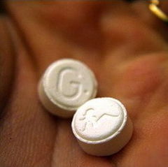 Ecstasy-ul poate sa devina drog de clasa B de anul viitor