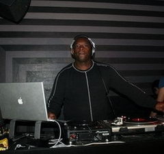 Kevin Saunderson, black techno marca Detroit
