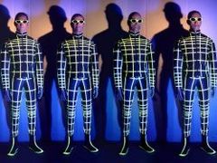 Kraftwerk 'electro'-cuteaza Sala Palatului cu 50 000 de wati de sunet si lumina