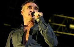 Morrissey anuleaza concerte din cauza ulcerului hemoragic