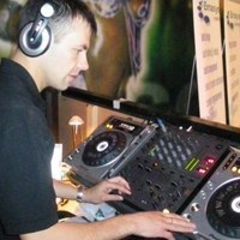 Alan D a stabilit un nou record pentru cel mai lung DJ set