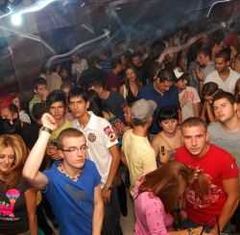 Un nou sezon de party in clubul Midi din Cluj - Napoca