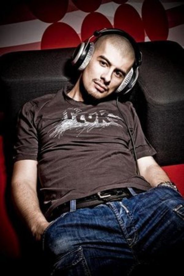 Vali B